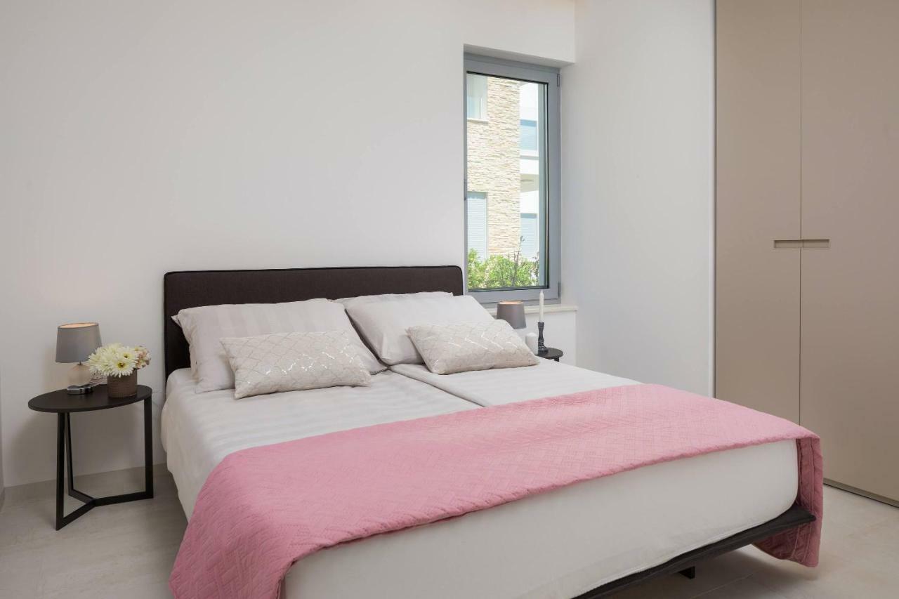 Luxury Design Beach Front Apartment Sukošan Buitenkant foto