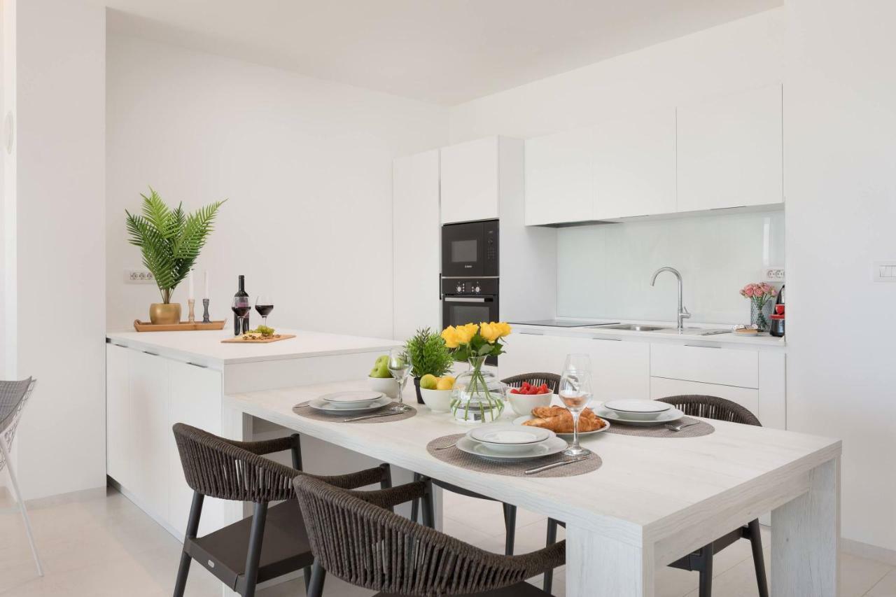 Luxury Design Beach Front Apartment Sukošan Buitenkant foto